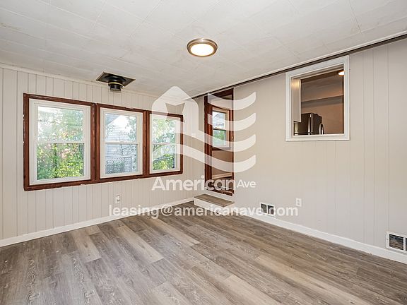 1374153_004_dining_room_4.jpg