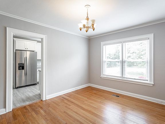 5th image of 12 Orlando Dr