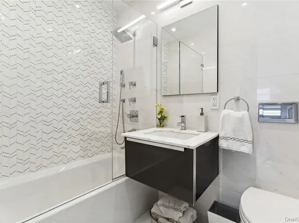 205 East 63rd Street image 13 of 19