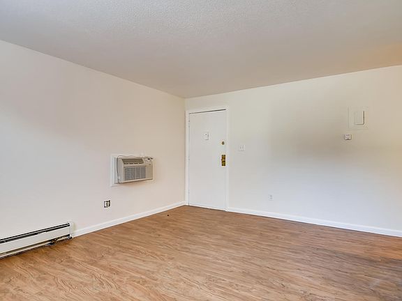 3rd image of 2330 S University Blvd APT 106