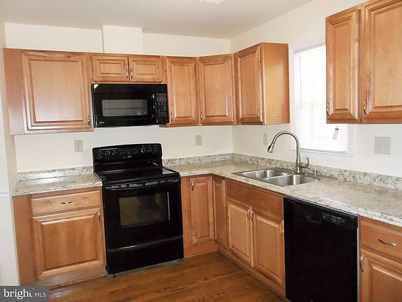 2nd image of 8227 Clifton Farm Ct
