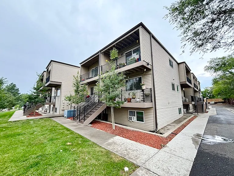 6021 Yarrow St #B10 — Photo 1