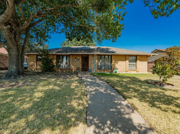 111 Meadowcreek Dr, Duncanville, TX 75137