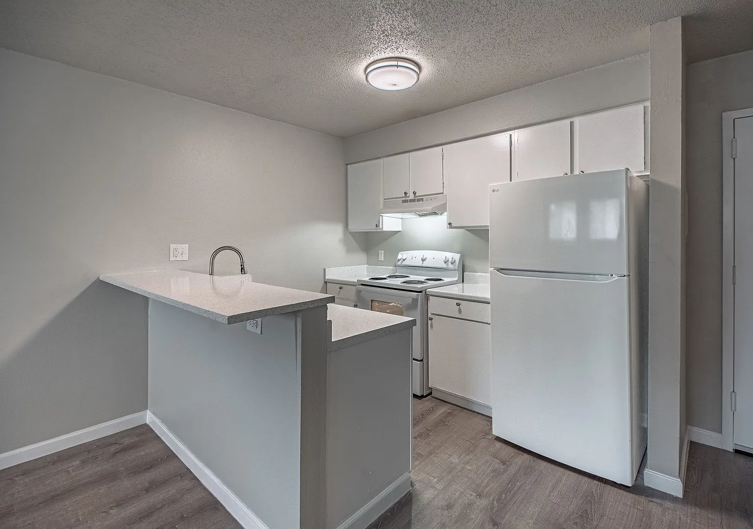 Freshly Renovated 1-Bedroom | Affordable Living + Modern Finishes | Move In Now + Save First Mont... — Photo 2