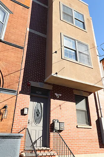 1415 W Jefferson St #B Photo 1
