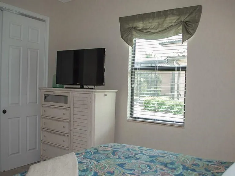 9522 Firenze Cir — Photo 17