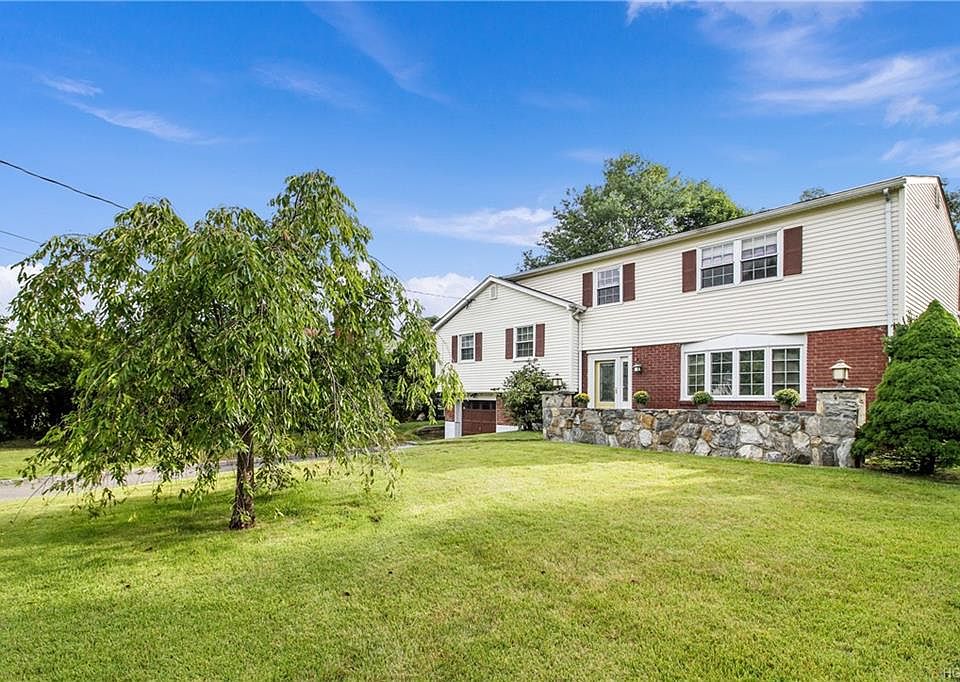 1st image of 6 Oriole Ln