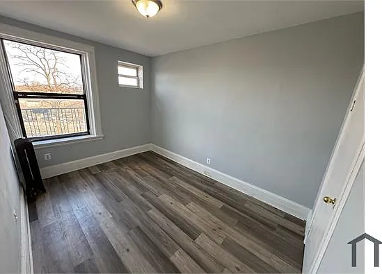 207 Freeway Dr E #12 — Photo 4