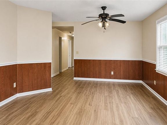 3rd image of 836 Old Newton Rd