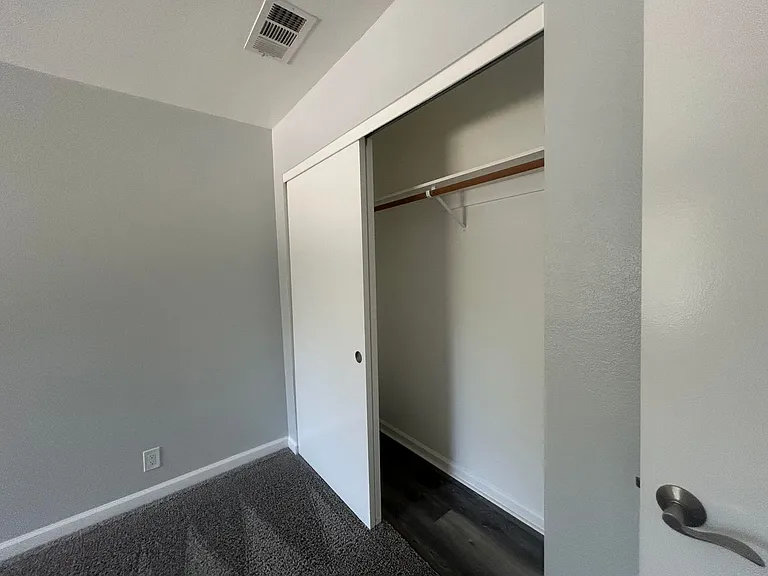 Creekside Apartments — Photo 11