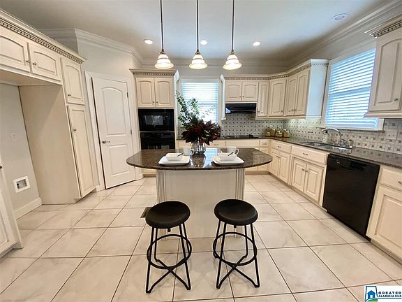 5th image of 5135 Lake Crest Cir