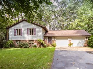 4555 Scenic Dr, Hamilton, MI 49419