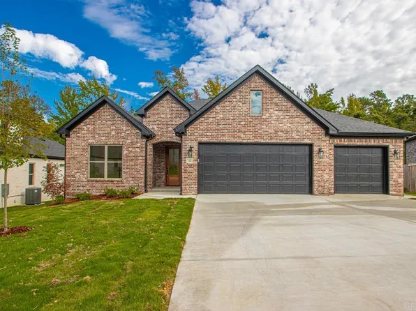 36 Corlay Dr, Little Rock, AR 72223