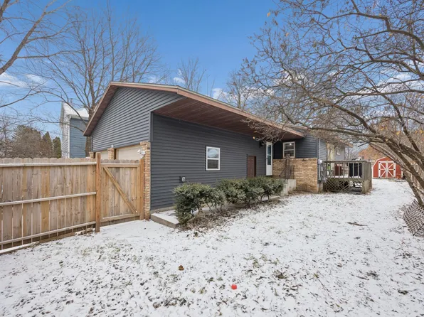 416 Broadway St E, Osseo, MN 55369