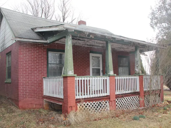 1030 Langford Ln, Forest, VA 24551