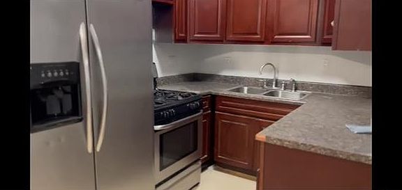 2nd image of 1367 Pinson St #1