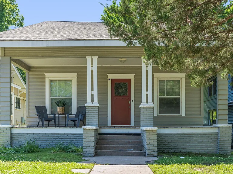 1220 N Cheyenne Ave — Photo 1