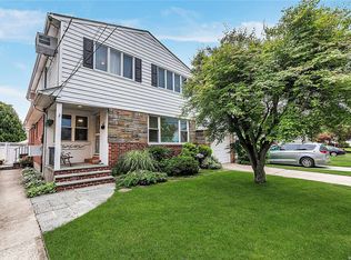 144 Simonson Rd, Mineola, NY 11501