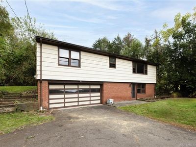 1042 North Main St Extension, Wallingford, CT, 06492