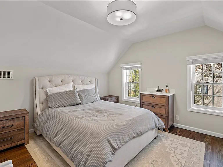 86 Caterson Ter — Photo 21