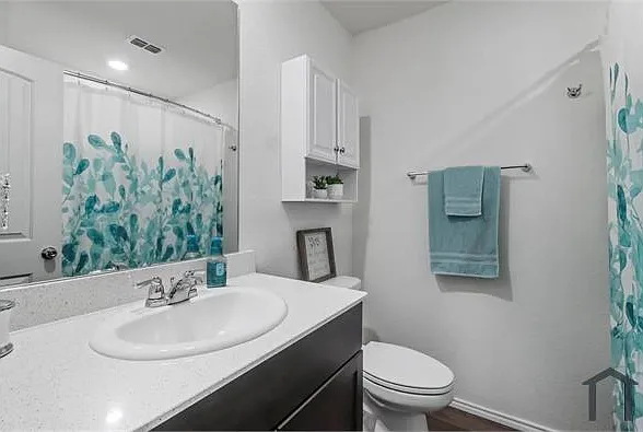 8228 High Garden St — Photo 4