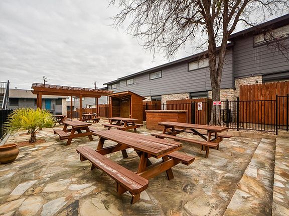 5th image of 1302 Parker Ln APT 106