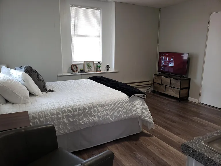 219 S 11th St #2 — Photo 9