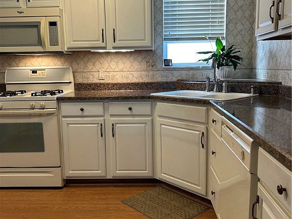 4th image of 6050 Triple Crown Cir