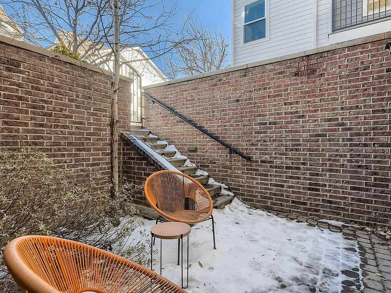 5557 Hill St #C — Photo 11