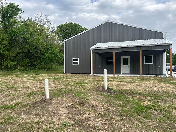 3rd image of 3398 Appleyard Rd