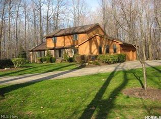 18801 High Point Rd, Chagrin Falls, OH 44023