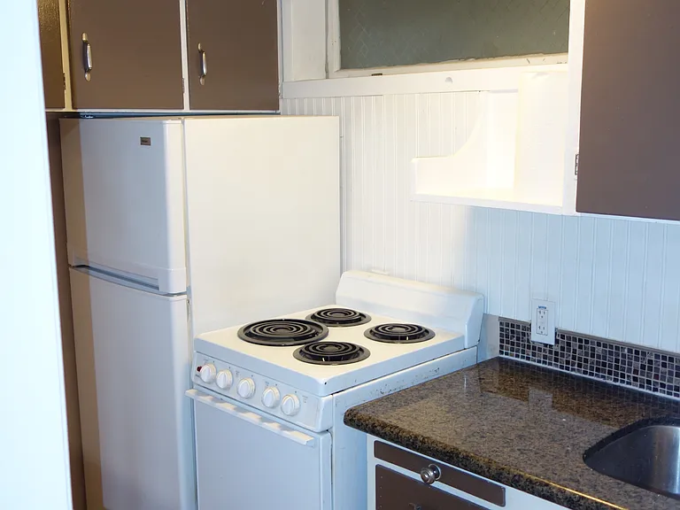 2312 Minor Ave E #C — Photo 5
