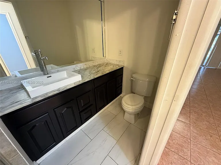 3325 Oak Dr #TOWNHOUSE — Photo 5
