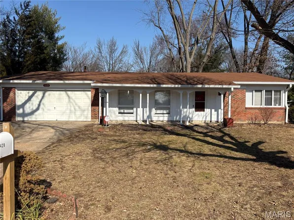 11428 Surf Side Dr, Saint Louis, MO 63138