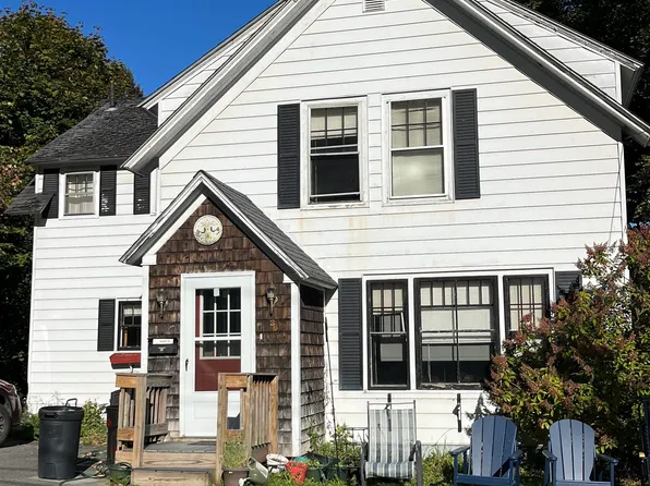 36 Middle Street, Newport City, VT 05855