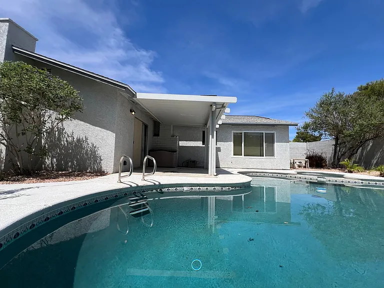 6247 Katella Ave — Photo 28