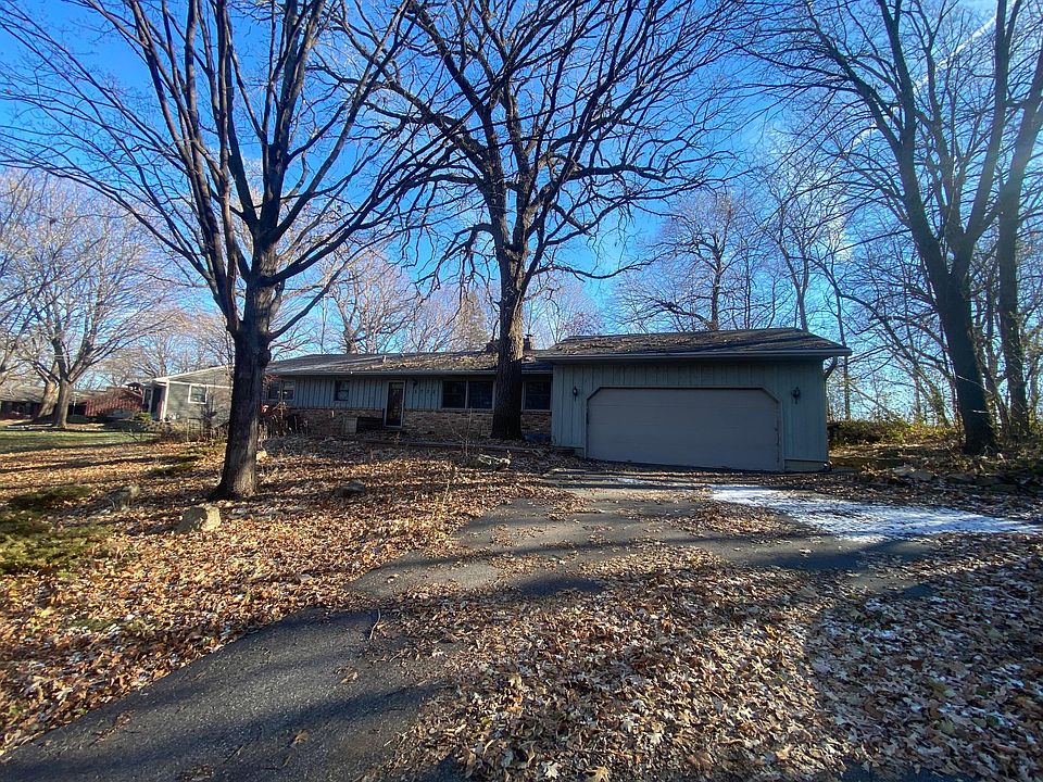 1st image of 13732 Wellington Cres