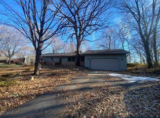 13732 Wellington Cres, Burnsville, MN 55337