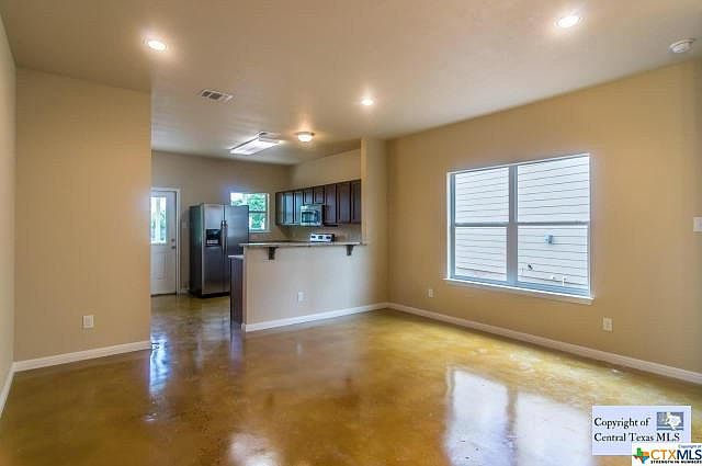 1st image of 583 Advantage Dr