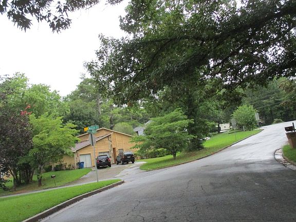 5th image of 476 Wesley Park Dr