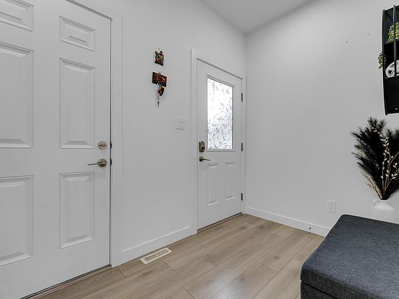 3rd image of 5230 Kinney Pl SW