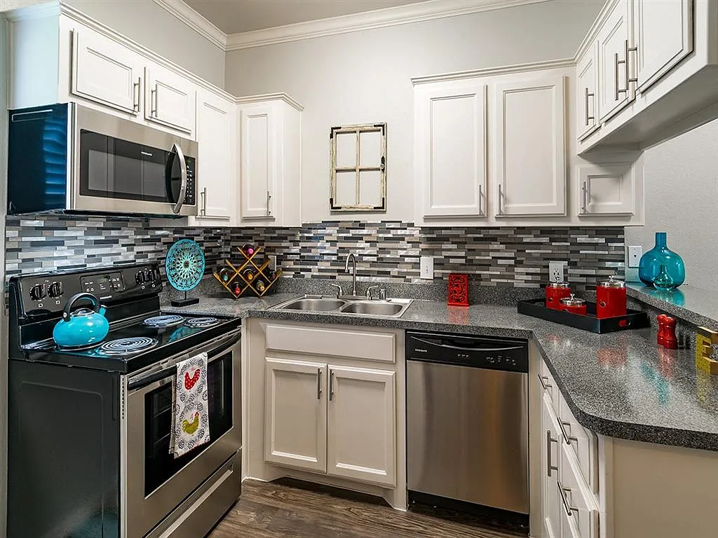 Residences at Holly Oaks — Photo 2