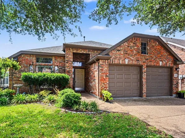 2759 Waterway Dr, Grand Prairie, TX 75054