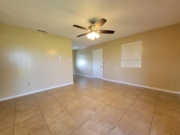 3rd image of 161 Green Cir