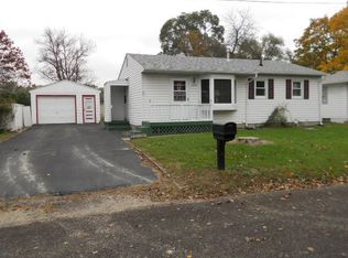 1447 Ruth St, Waterloo, IA 50707