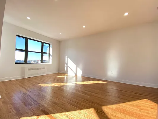 Rented by Compass | media 21