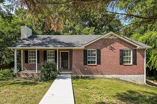 1204 Cedarhill Dr Photo 1