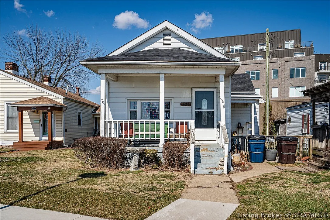 427/429 E Riverside Drive photo 1