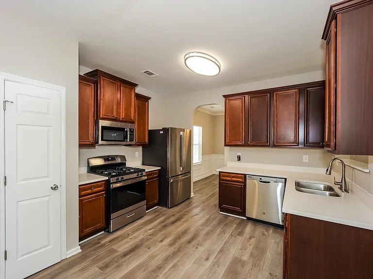 6109 Hemperly Rd — Photo 8
