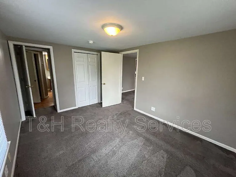 1008 E Wheeler St — Photo 12